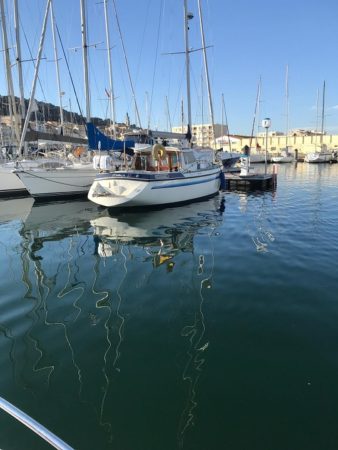 Immobilisation forcée d’un navire dans un port de plaisance et paiement de la redevance