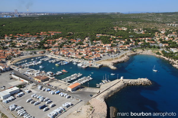 Renflouage exceptionnelle dans le port de Carro